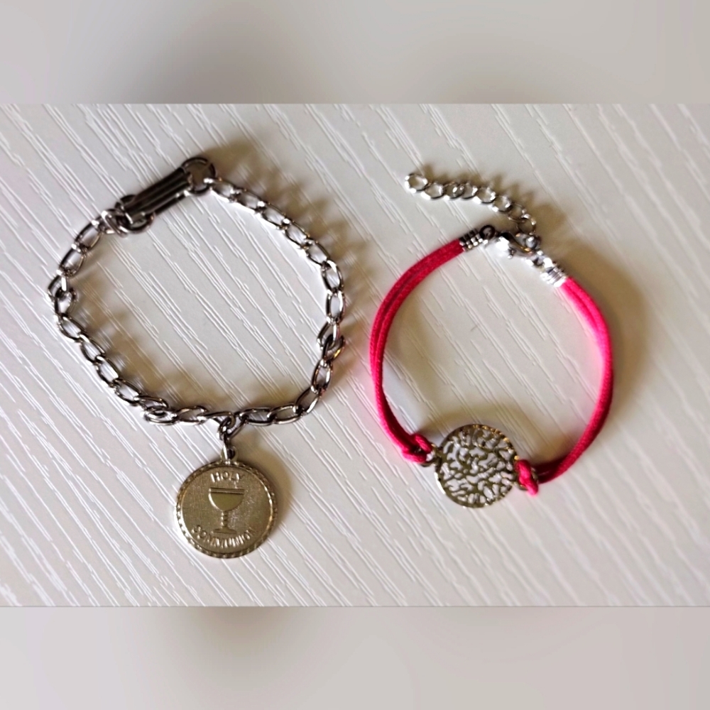 🦜🥰2 baby/toddler bracelets 🥰🦜